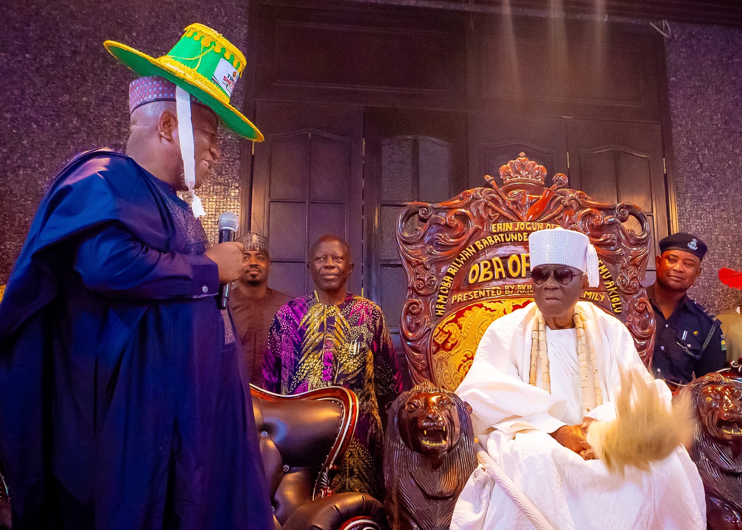 Senator Abdulaziz Yari addresses the palace gathering during the APC PCC visit.